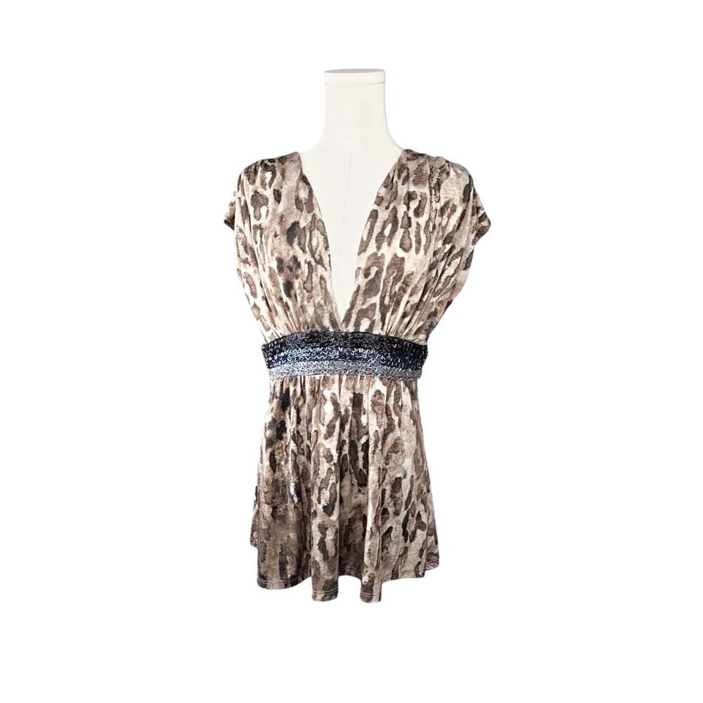 Daytrip Animal Print V-Neck Sleeveless Blouse Embellished Waist Detail Sz. L